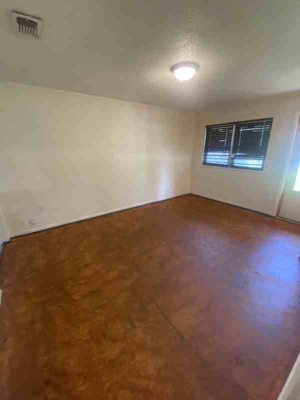 4106 Second St - Photo 5 of 10