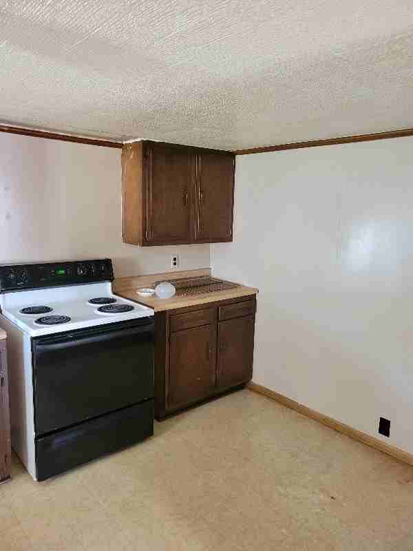 912 Hancock Ave #B - Photo 5 of 9