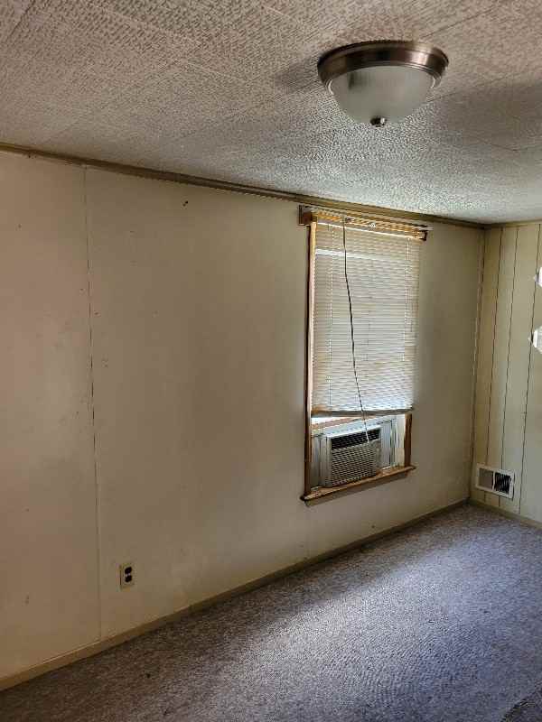 912 Hancock Ave #B - Photo 6 of 9