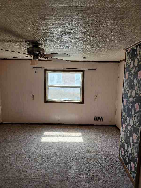 912 Hancock Ave #B - Photo 7 of 9