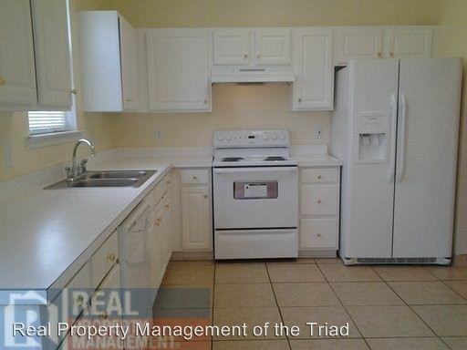 3929 Lake Meadow Dr - Photo 3 of 14