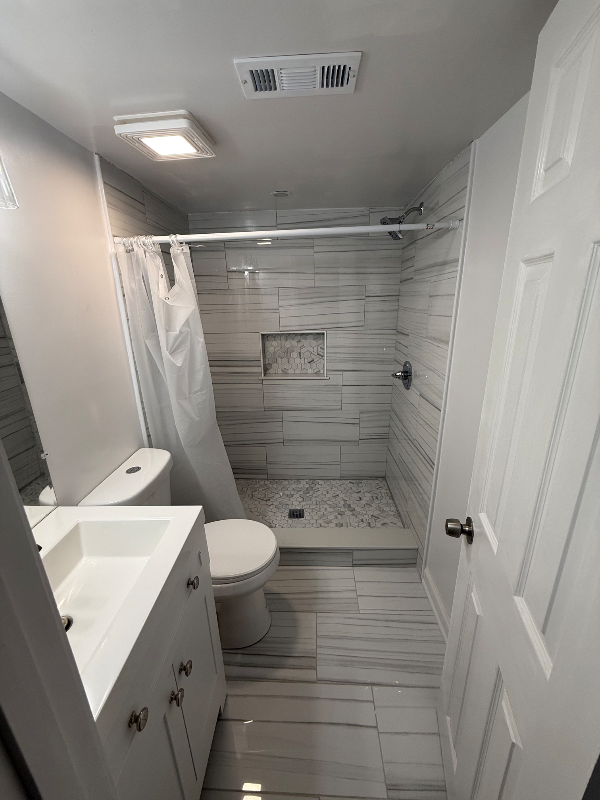 2100 Ashburton St #B - Photo 3 of 7