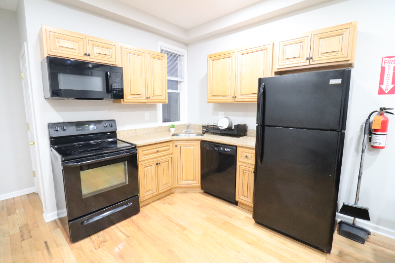 1726 West Diamond Street - Photo 7 of 9