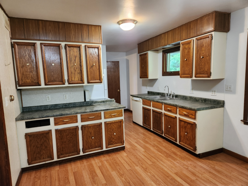 1075 S 7 Mile Rd - Photo 2 of 6