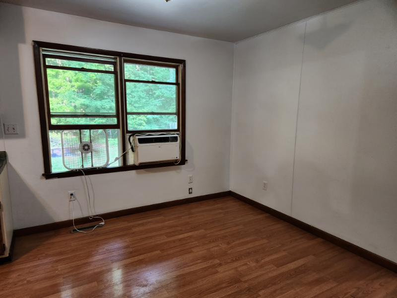 1075 S 7 Mile Rd - Photo 3 of 6