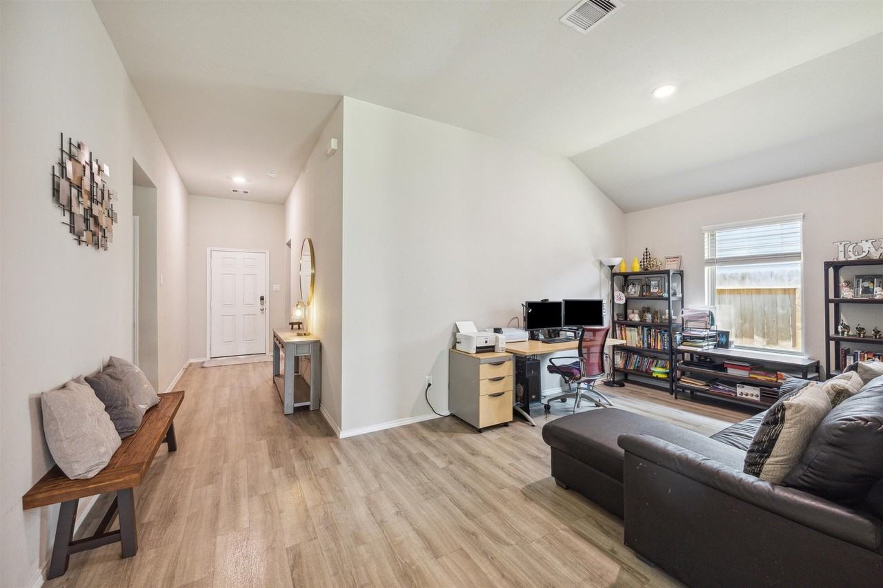 6414 Fiddlewood Thicket Ln - Photo 4 of 27