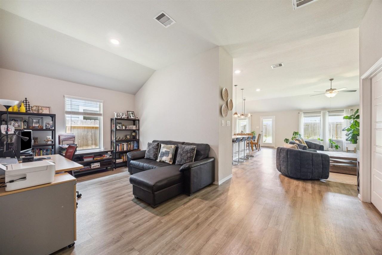 6414 Fiddlewood Thicket Ln - Photo 6 of 27