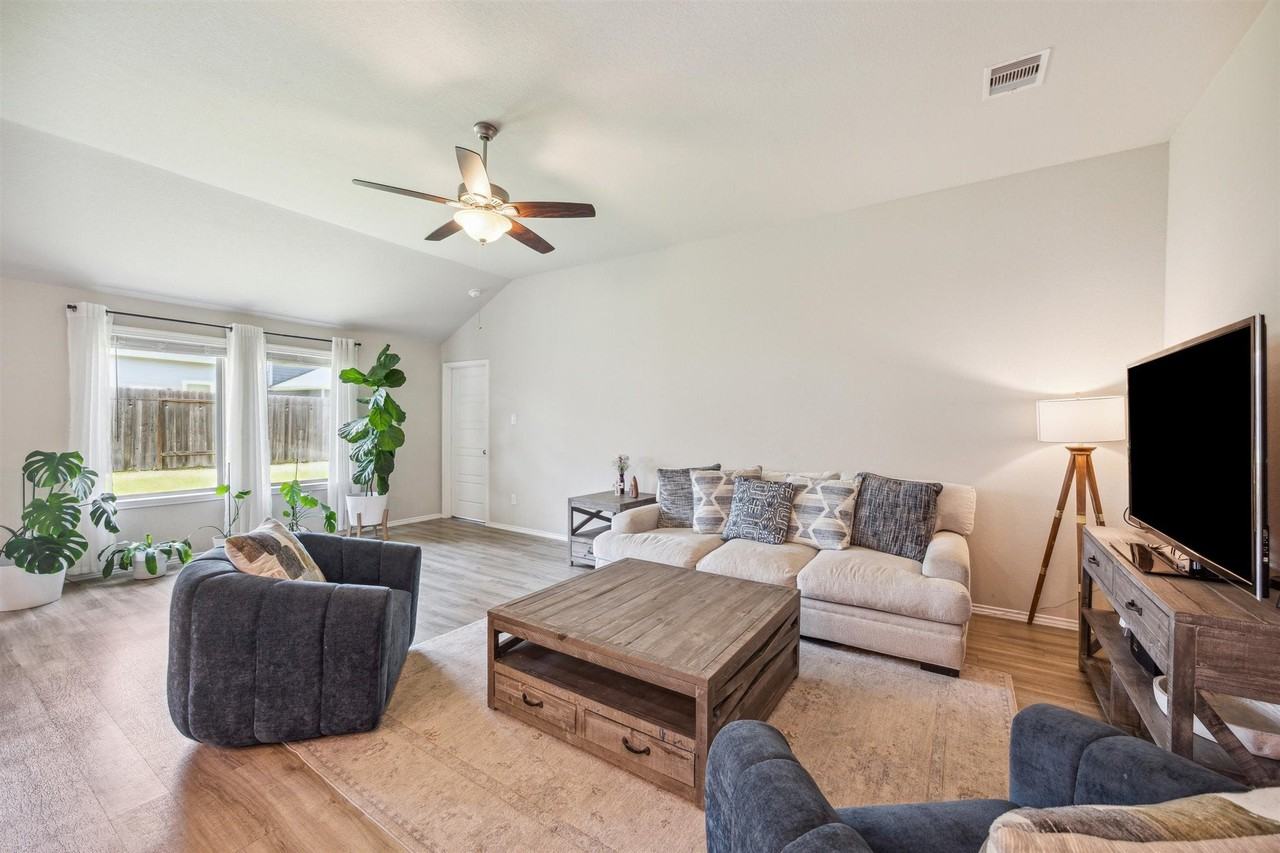 6414 Fiddlewood Thicket Ln - Photo 7 of 27