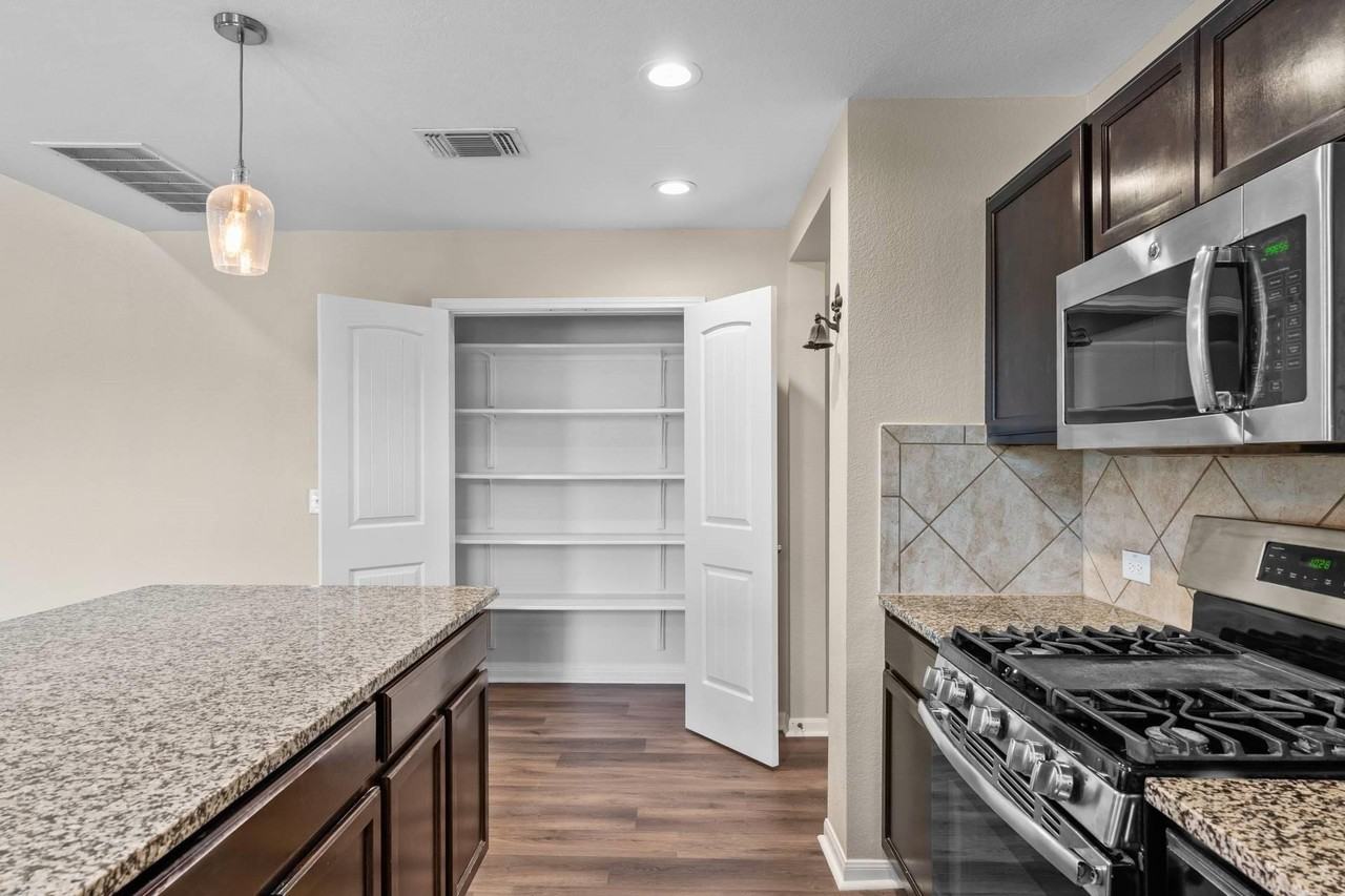 900 Canvasback Creek Dr - Photo 4 of 15