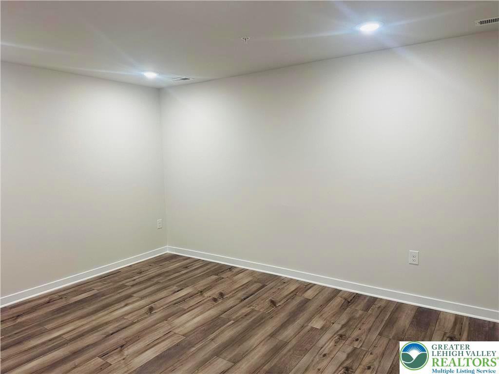 7646 Clayton Ave - Photo 2 of 28