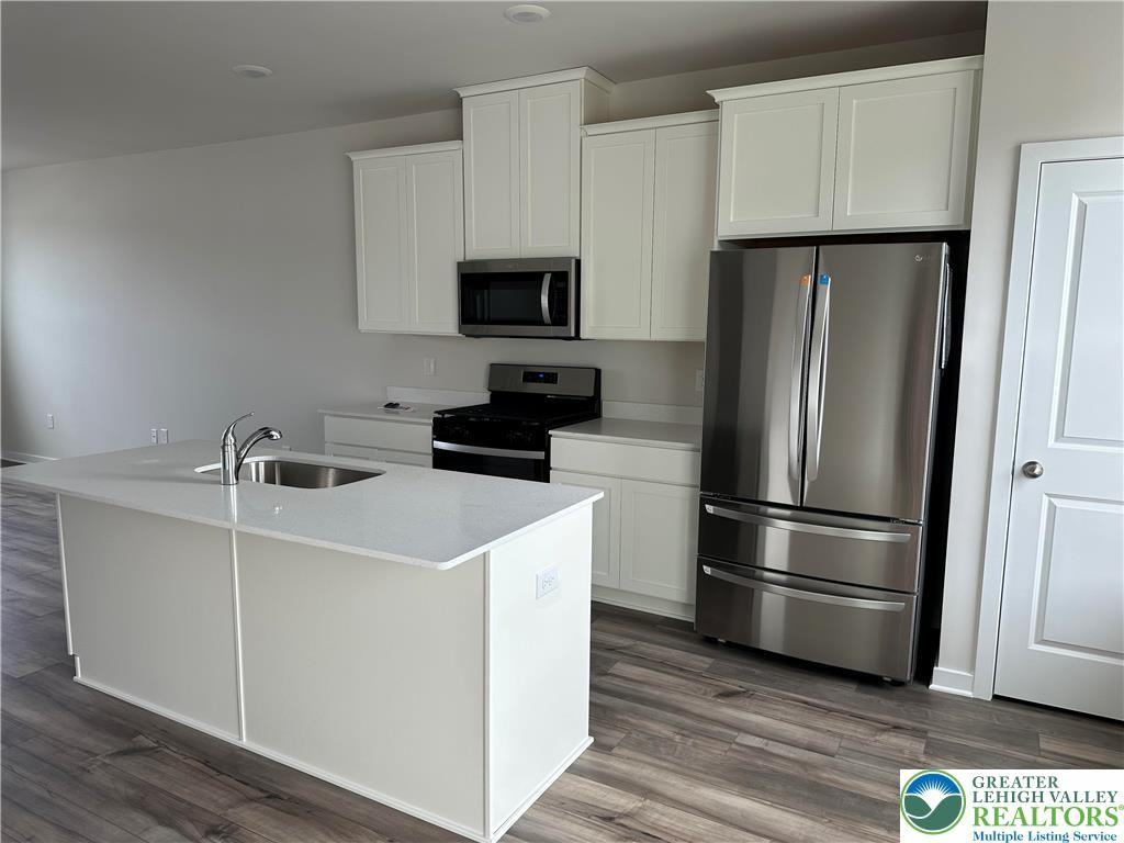 7646 Clayton Ave - Photo 5 of 28