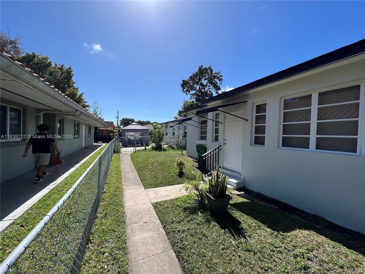 2946 Sw 1st St #2946 - Photo 2 of 28