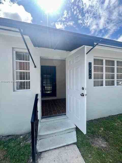 2946 Sw 1st St #2946 - Photo 4 of 28