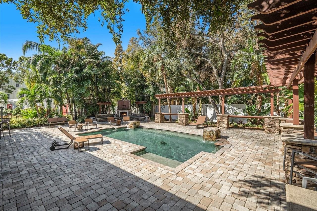 5701 S Macdill Ave - Photo 3 of 39