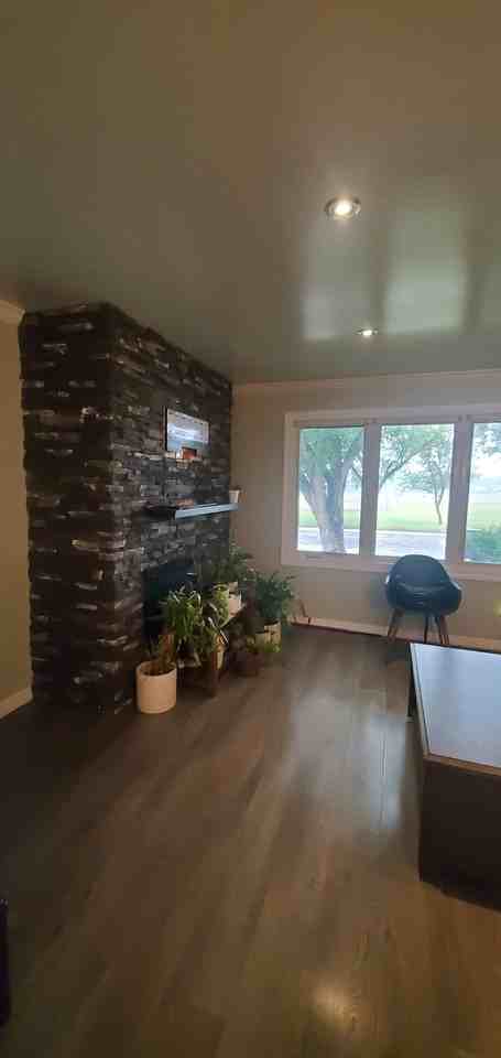 20 Lyons Street - Photo 2 of 10