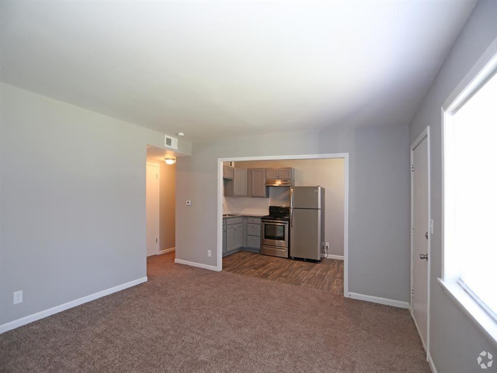 Melrose Place Apartments - Photo 3 of 8