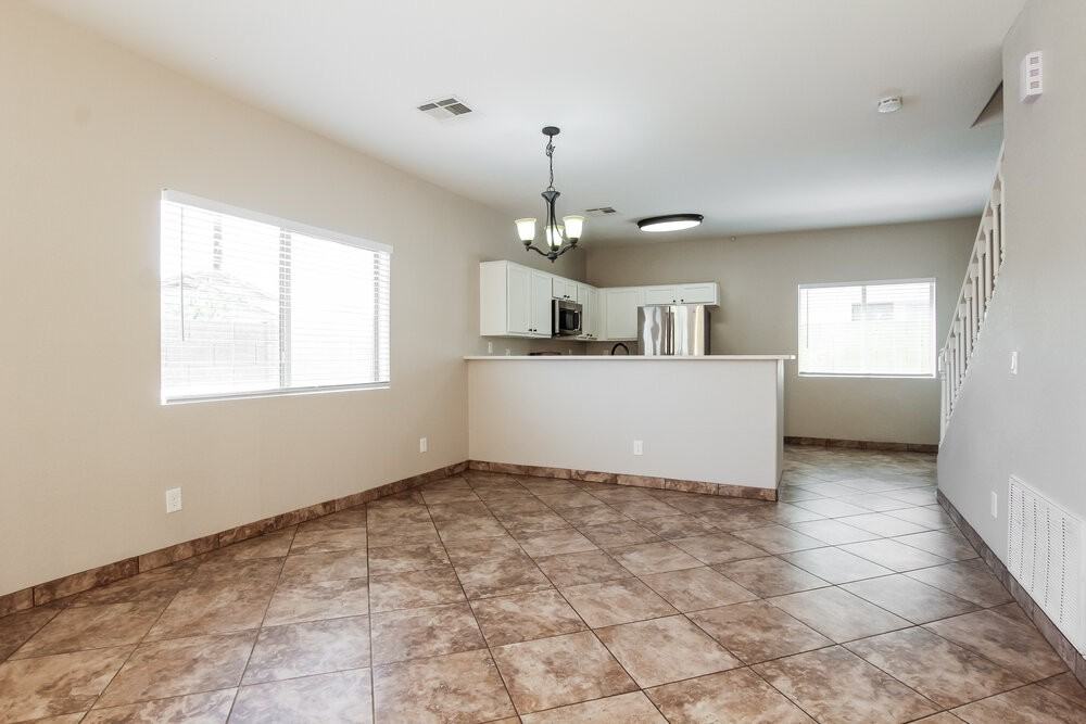 7210 S 8th Pl - Photo 4 of 17