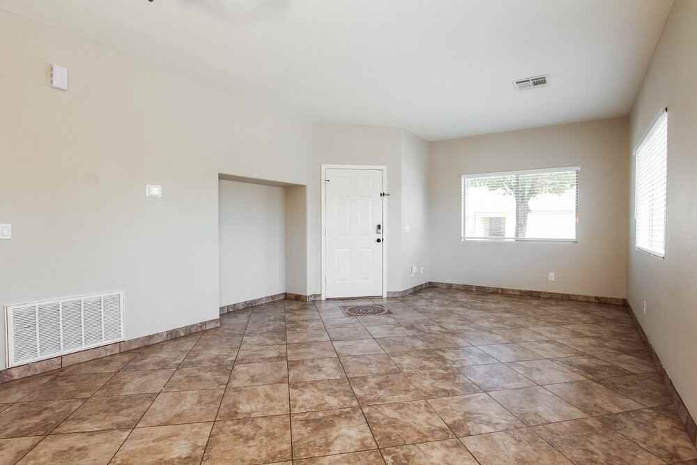 7210 S 8th Pl - Photo 6 of 17