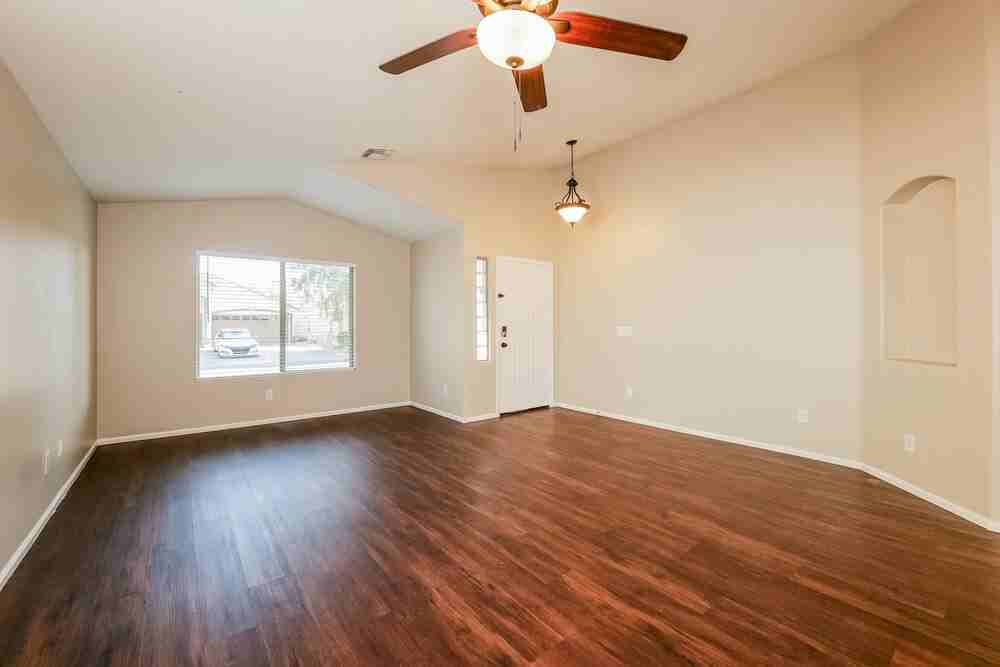 1649 E Leslie Ave - Photo 4 of 16