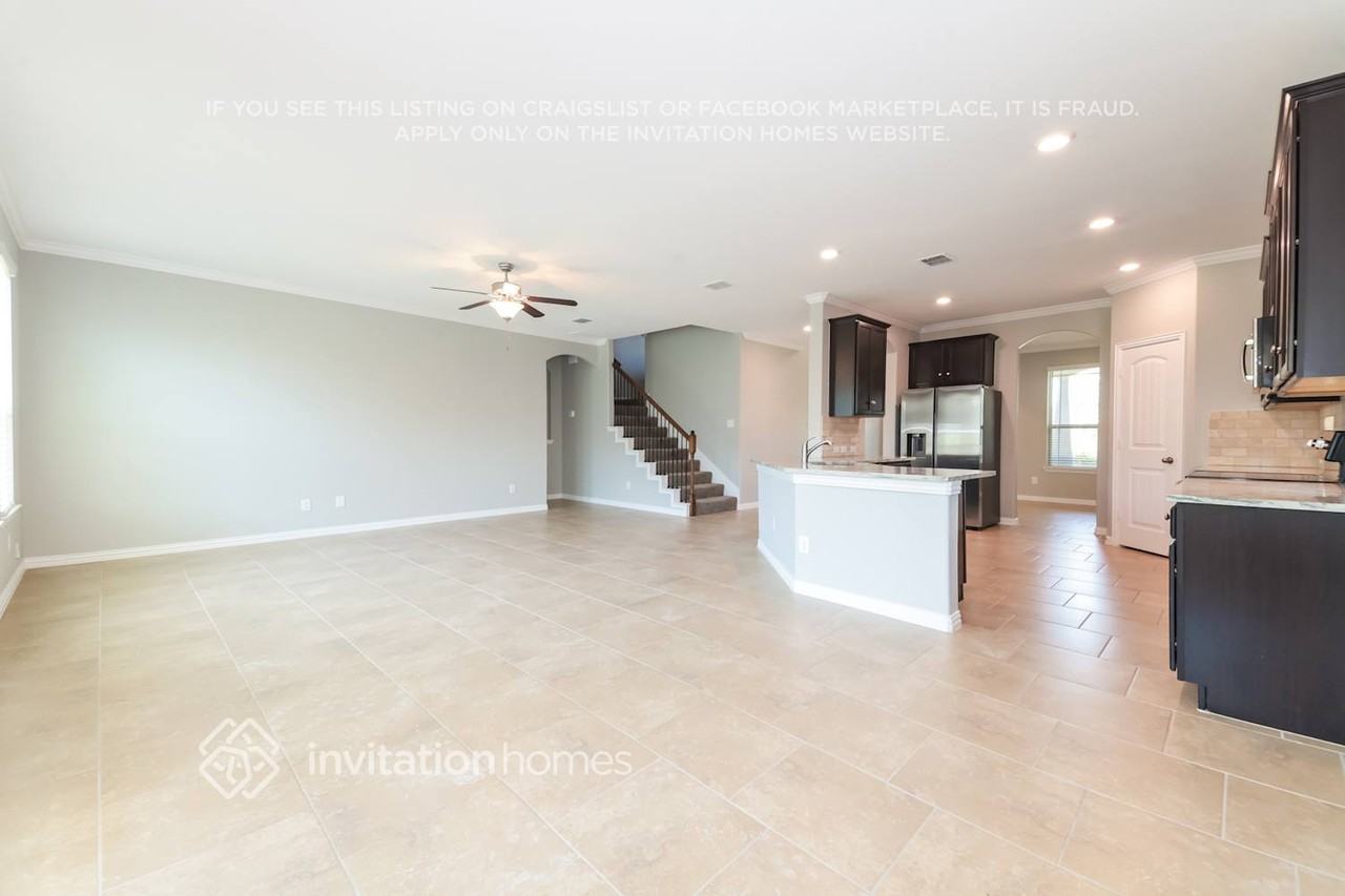 4717 Ray Roberts Dr - Photo 5 of 18