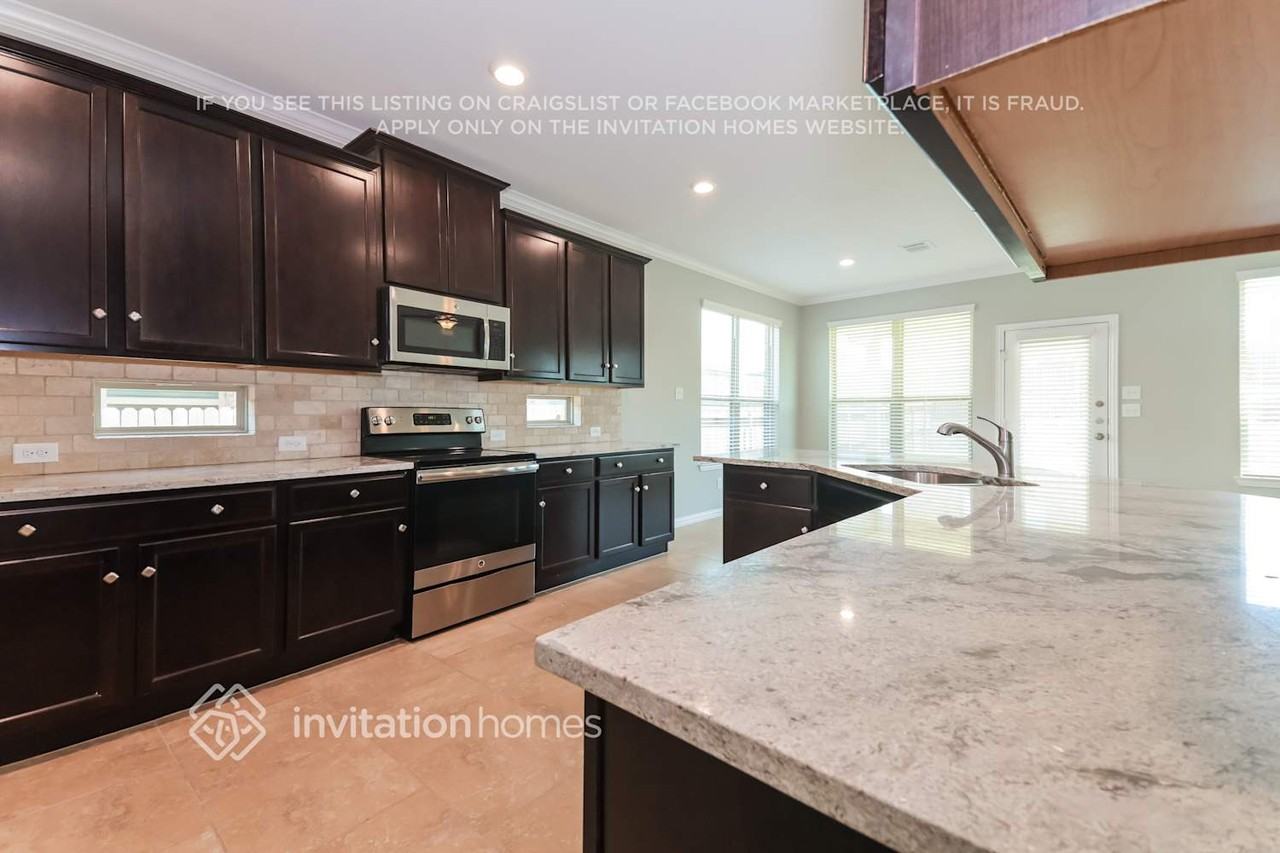 4717 Ray Roberts Dr - Photo 7 of 18