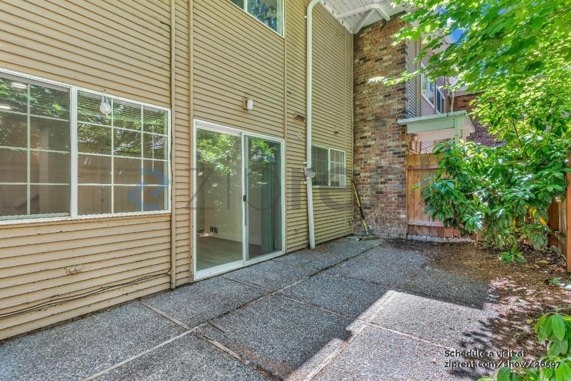 12211 Se 59th St #61 - Photo 4 of 23