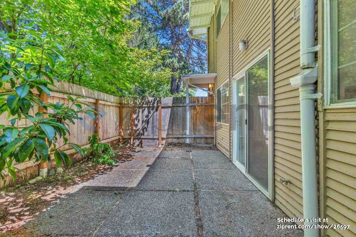 12211 Se 59th St #61 - Photo 5 of 23