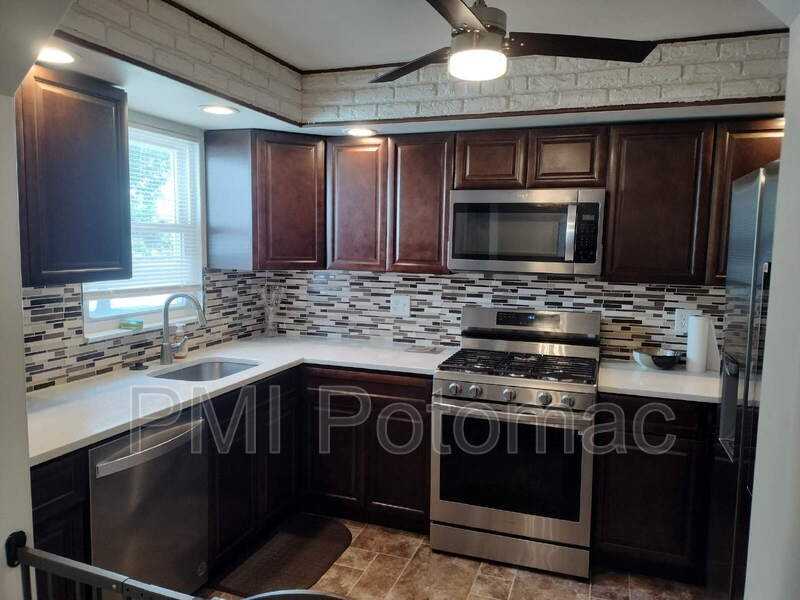 319 Hance Ave - Photo 3 of 9