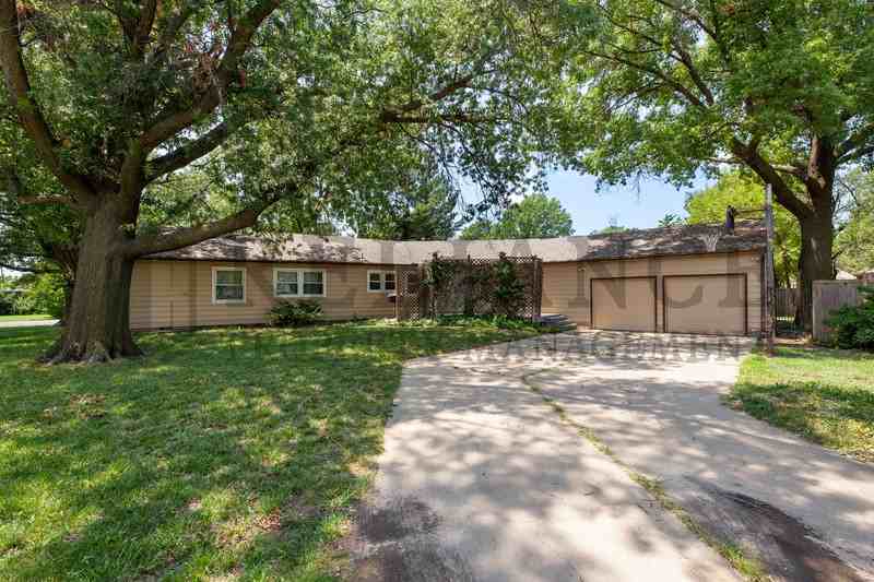 22 North Hawthorne Street - Photo 3 of 28