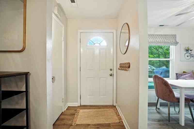 2310 Merl Cir - Photo 2 of 25