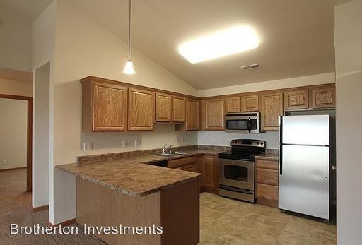 565 Pond View Dr - Photo 2 of 8