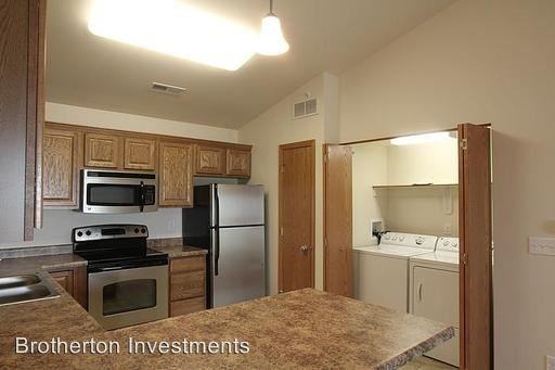 565 Pond View Dr - Photo 3 of 8