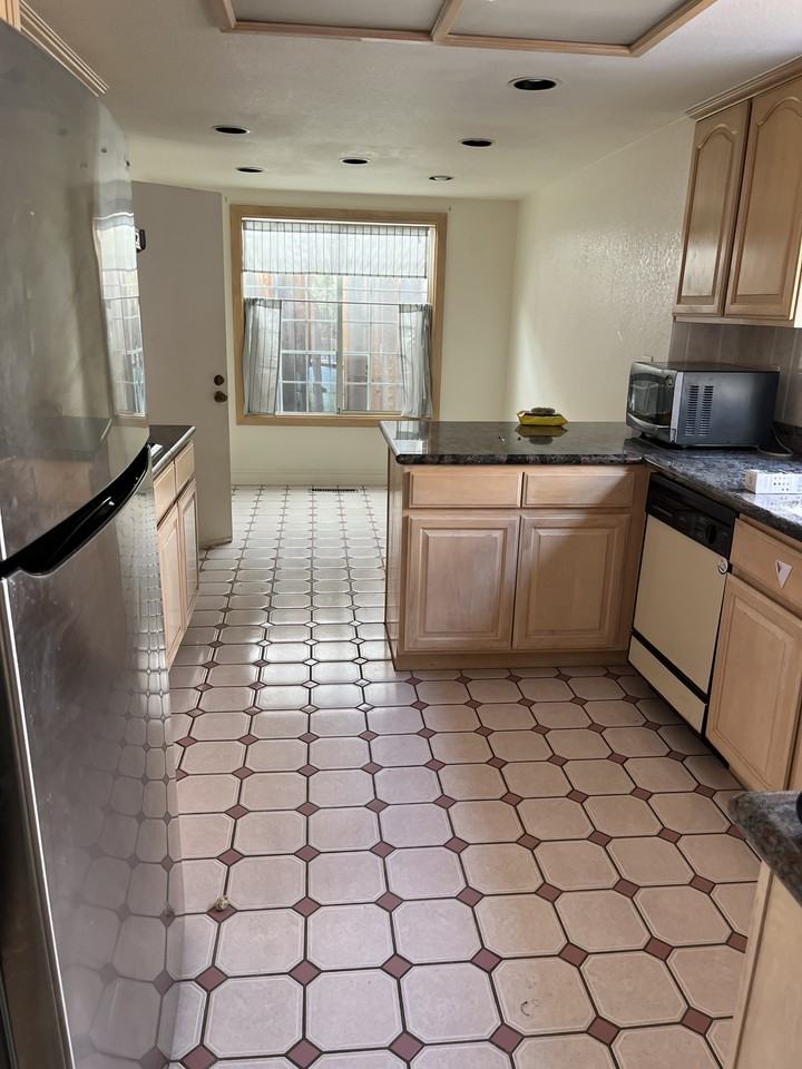 1413 Cortez Ct #NA - Photo 3 of 38