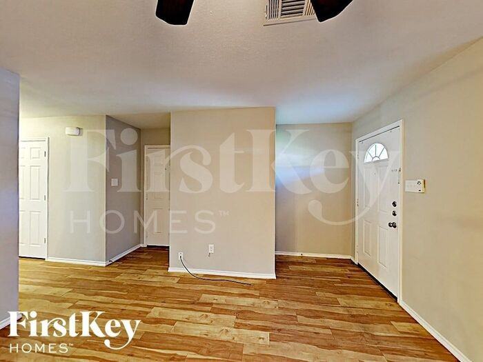 809 Tuskegee St - Photo 2 of 14