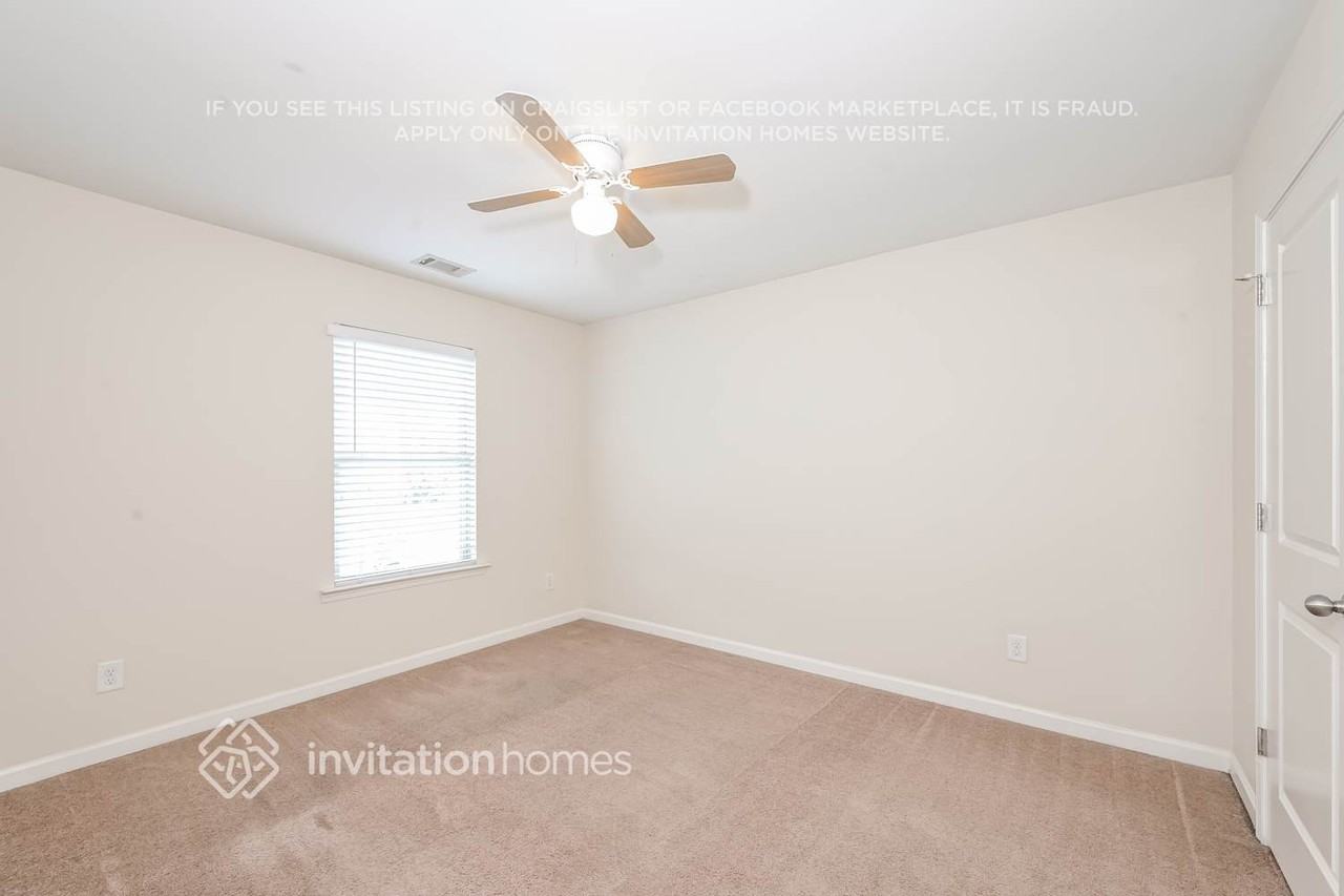 410 Village Broad St - Photo 5 of 8