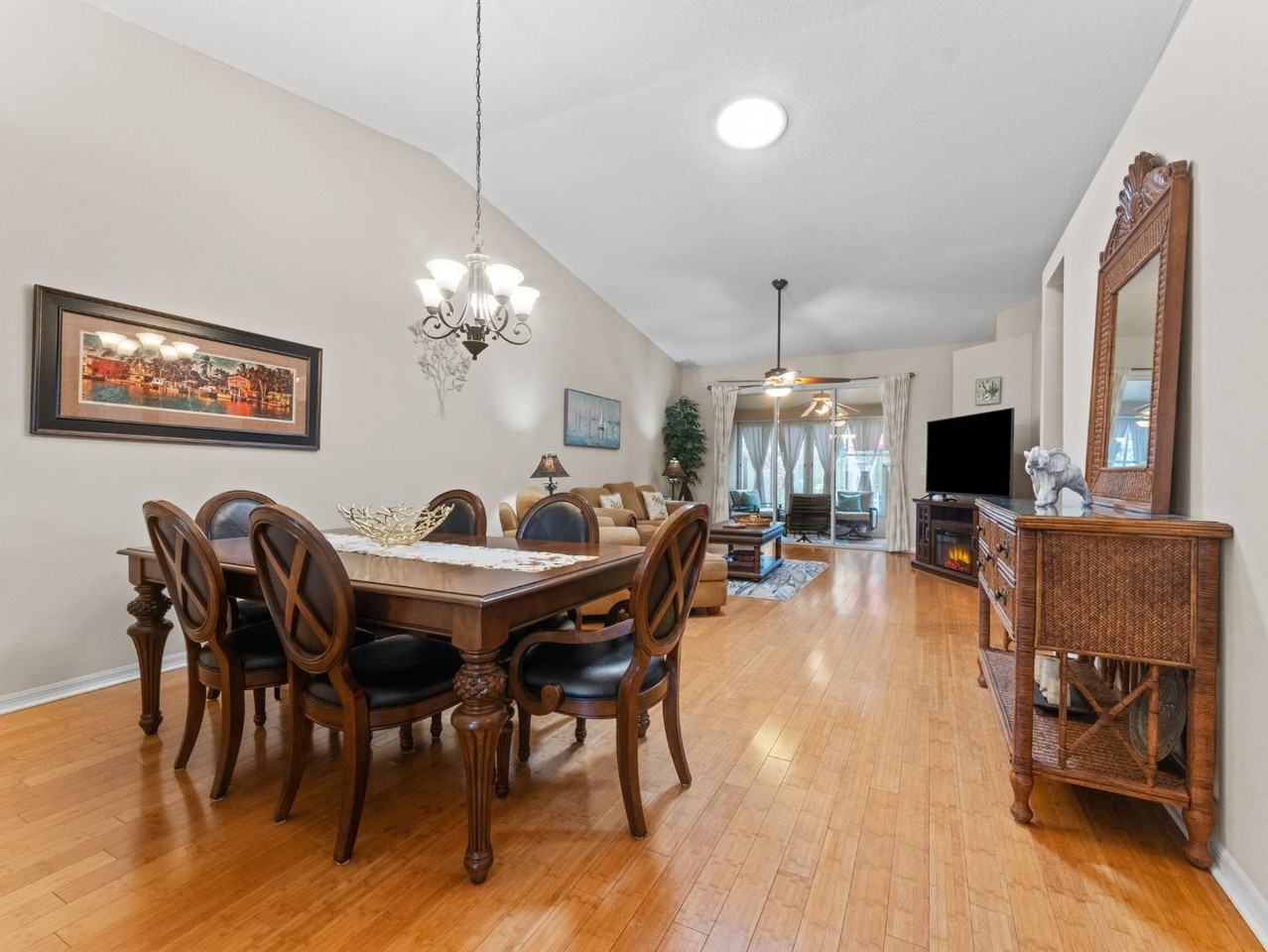 2589 Northfield Ln - Photo 2 of 11