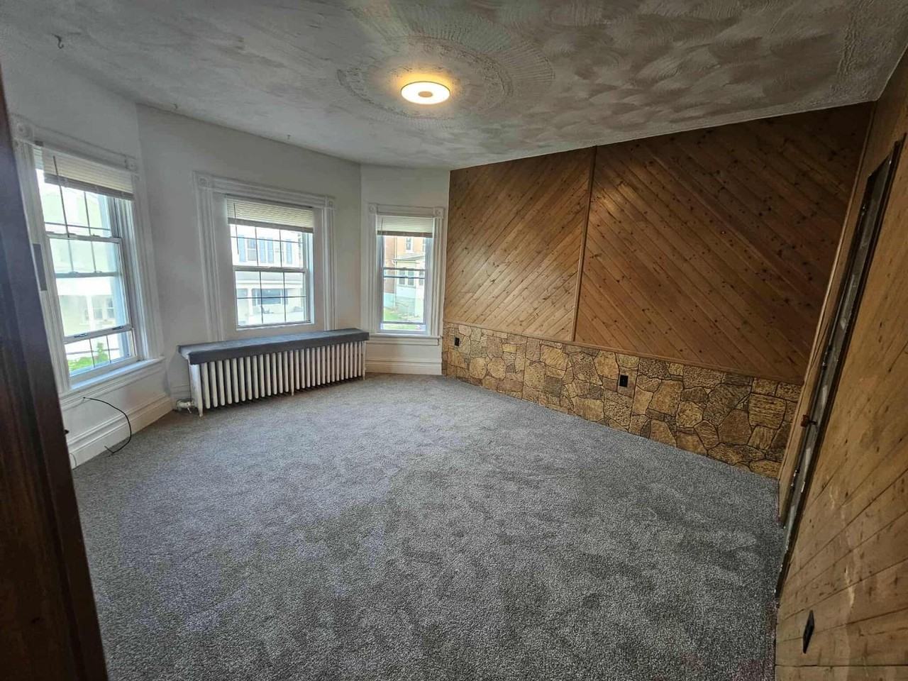 512 2nd Ave - Photo 2 of 10