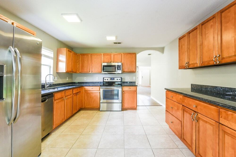 1660 Ashland Trl - Photo 7 of 16