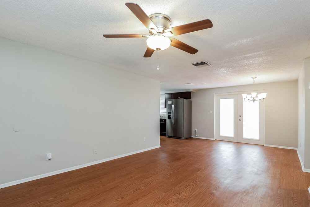 3447 Wilson Dr - Photo 3 of 14