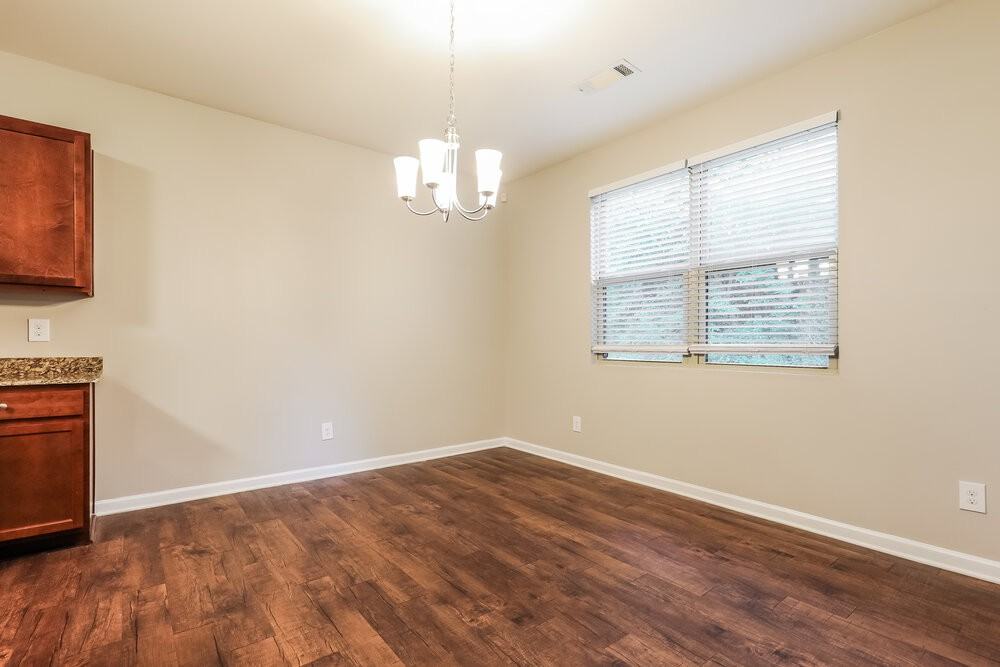 700 Feldwood Ln - Photo 4 of 16