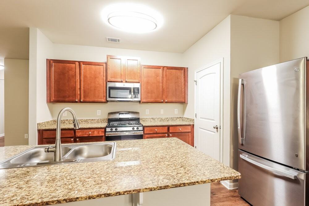 700 Feldwood Ln - Photo 6 of 16
