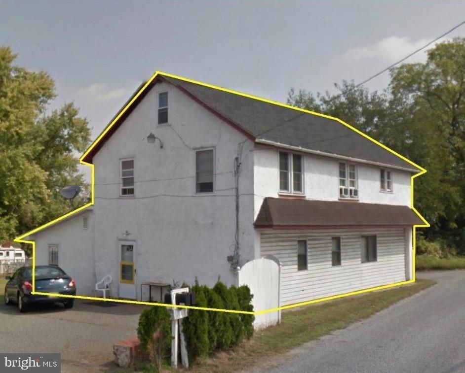 1084 S Hanover St - Photo 7 of 24