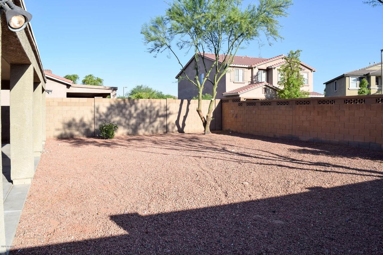 17344 West Lilac Street - Photo 5 of 9