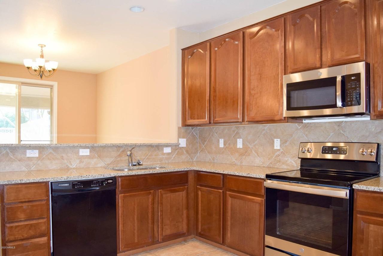 17344 West Lilac Street - Photo 3 of 9