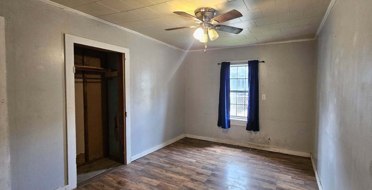 528 E Lake St #14991855 - Photo 2 of 31