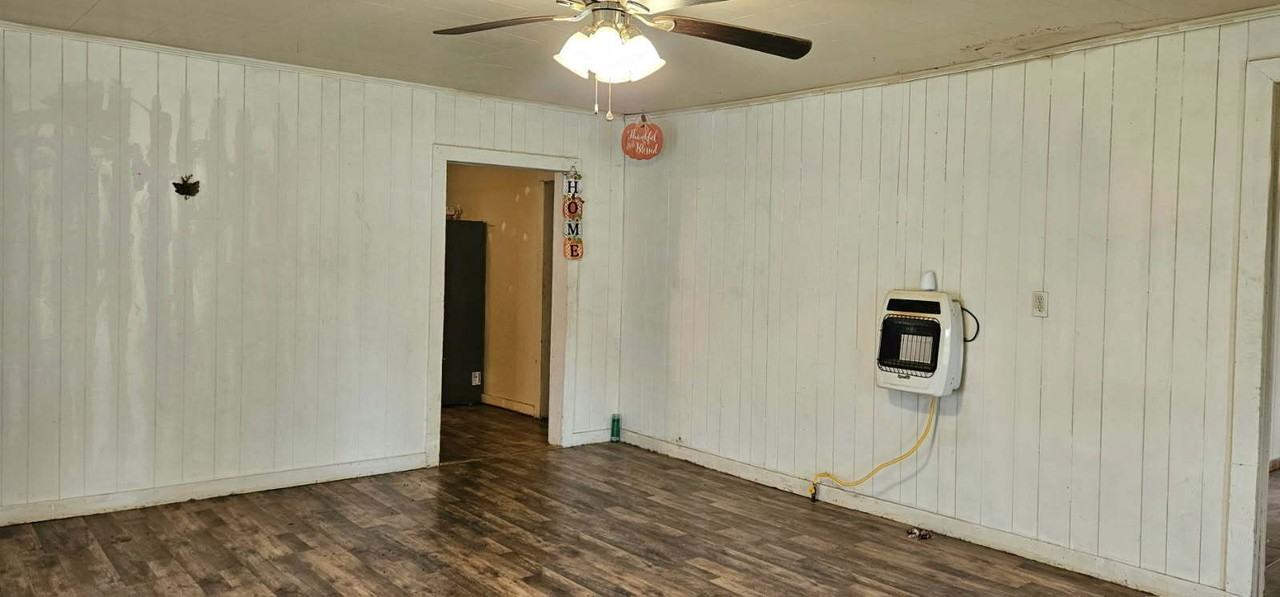 528 E Lake St #14991855 - Photo 3 of 31