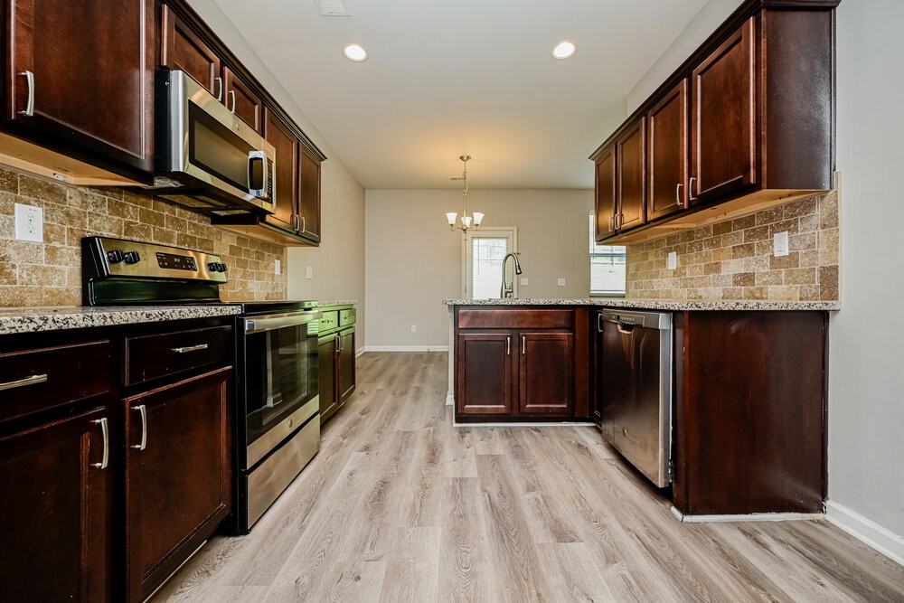 1156 Werre Way - Photo 6 of 17