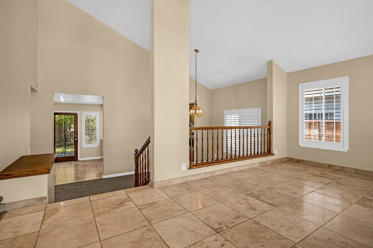 2335 Benton Pl - Photo 4 of 32