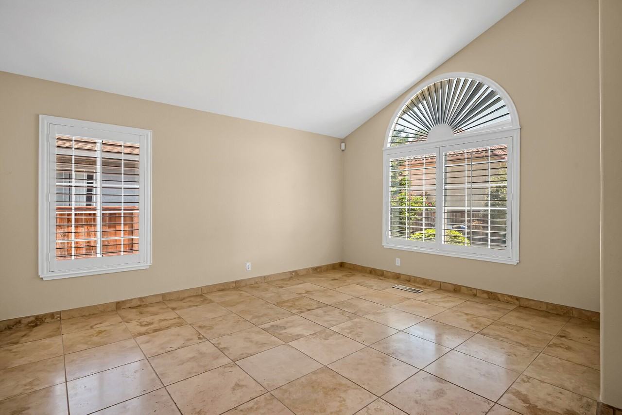 2335 Benton Pl - Photo 5 of 32