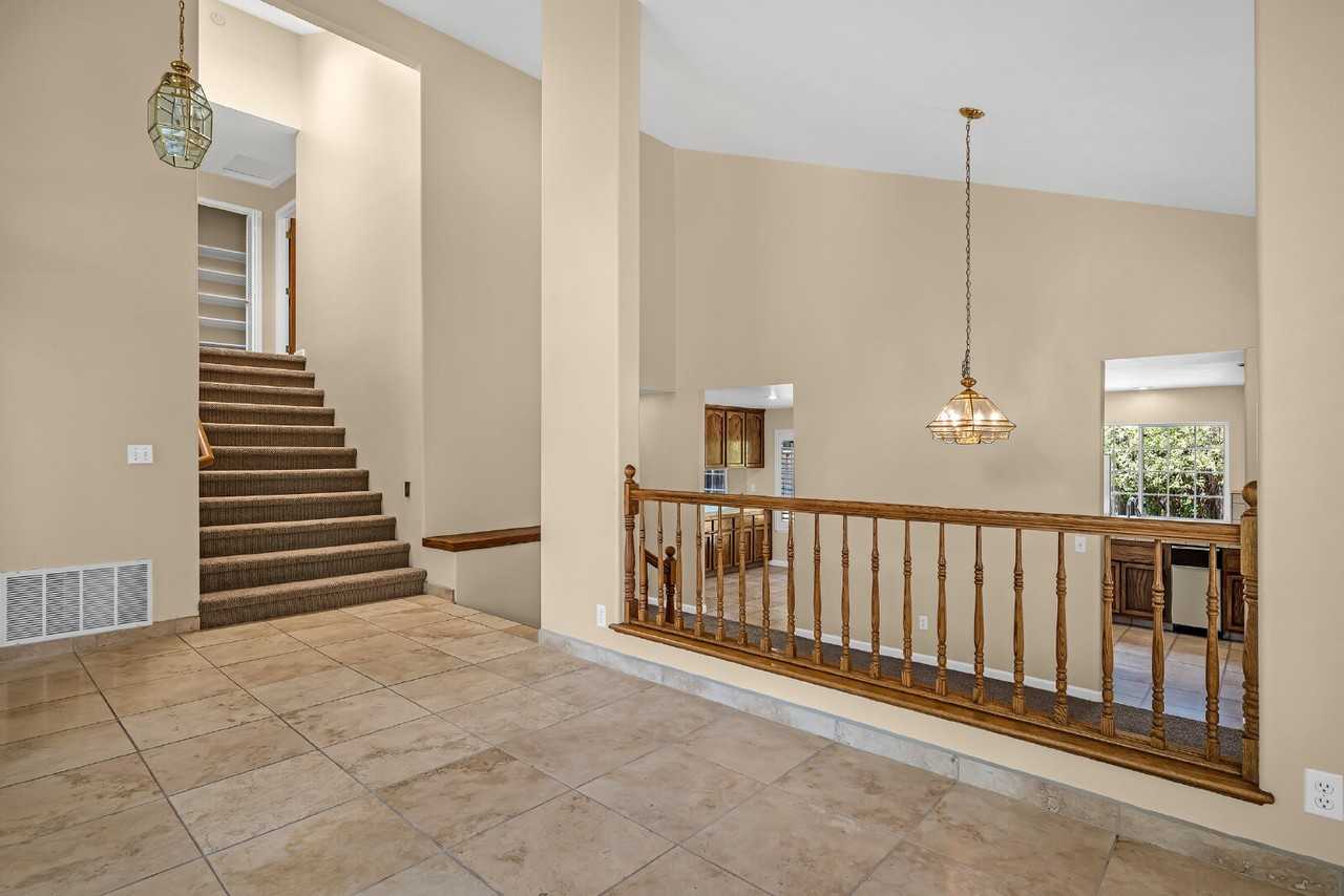 2335 Benton Pl - Photo 6 of 32